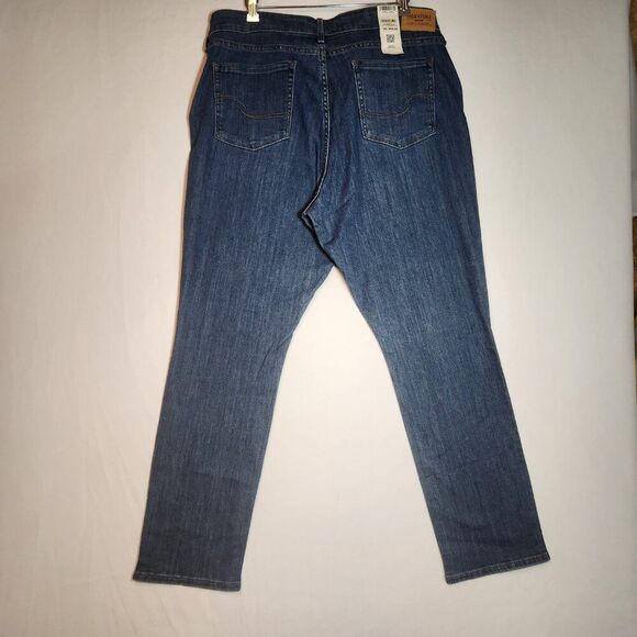 Signature Levi Strauss Women's Mid Rise Straight Sz 18 W34 L30 Jeans Whisker NEW - Picture 2 of 14